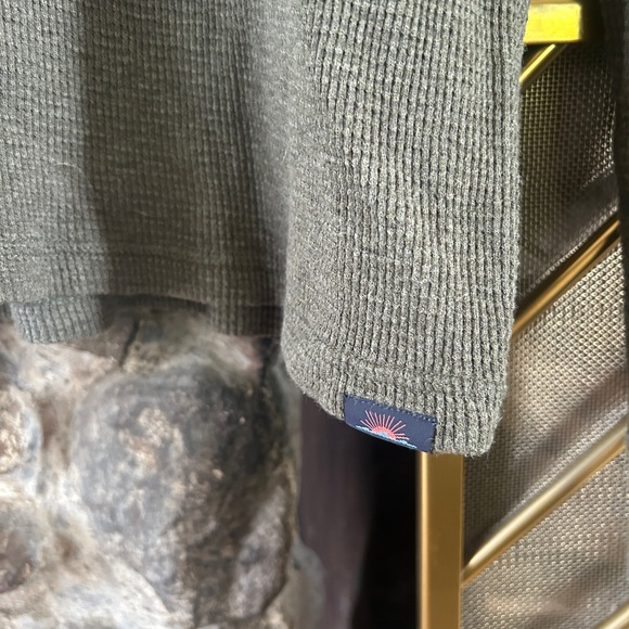 EUC Faherty Green Thermal Knitwear Henley - Picture 3 of 5